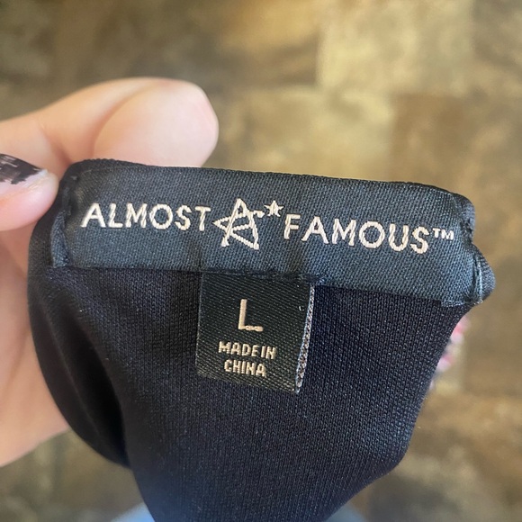 Almost Famous Crop Top Size L - Picture 3 of 3
